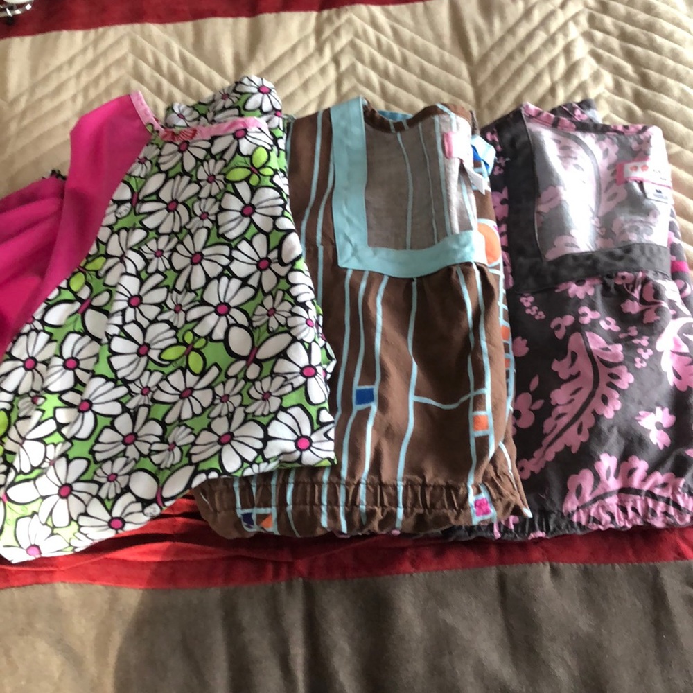 Medical scrub tops